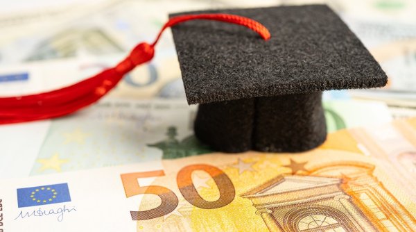 Burse de până la 2.000 de euro pe lună, pentru studenții români, la stagii în străinătate: 