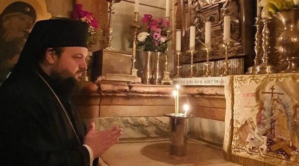Mesajul emoționant al preotului care aduce în România Lumina Sfântă de la Ierusalim: 
