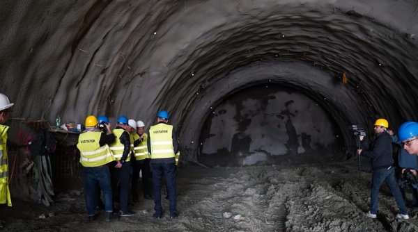 Primul tunel de autostradă construit prin Munţii Carpaţi | Tronsonul Tigveni - Curtea de Argeş