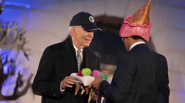 antony blinken costumat copii volodimir zelenski colind joe biden halloween