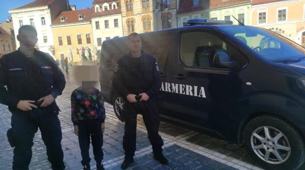 baietel 7 ani excursie ratacit brasov piata sfatului singur