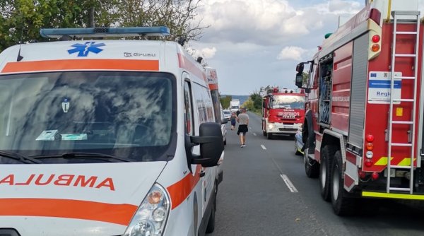 Trafic blocat pe DN2, în Suceava, după un accident între un autoturism și un TIR