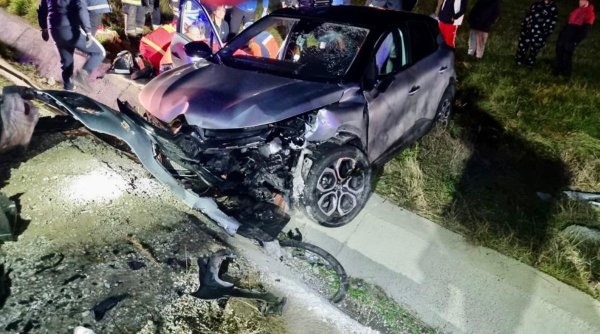 Accident cu trei victime, printre care un copil de 13 ani și o femeie gravidă, la ieșire din Râșnov | Drumul este blocat