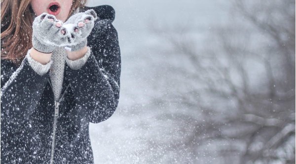 Cum ne putem ajuta pielea în sezonul rece. Deshidratarea și uscăciunea sunt cele mai frecvente probleme iarna