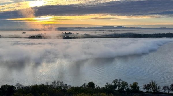 Fenomen natural inedit pe Dunăre, surprins în Galați: Pare că fluviul 