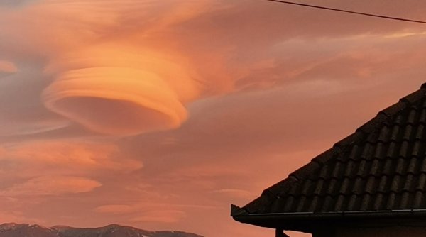 Fenomen spectaculos, surprins pe cerul României, la Câmpulung | Ce este 