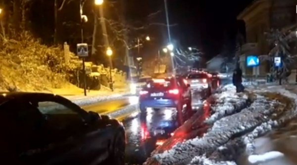 Exodul românilor la munte: Aglomerație pe Valea Prahovei | Mii de turiști își vor petrece Crăciunul în stațiunile montane