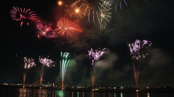 Mii de turiști au ales să își petreacă Revelionul în stațiunile de la mare. Prețul pentru o noapte de cazare