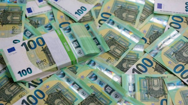 Se dau 13.500 de euro, bursă pentru studenții români. Condițiile îndeplinite pentru a beneficia de bani