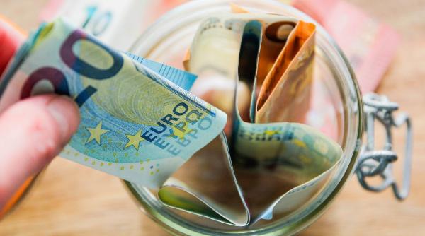 burse scolare 2024 noi conditii pentru acordare bani elevi scoala