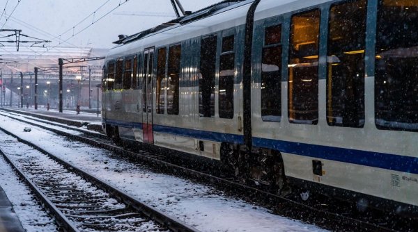 Trafic feroviar întrerupt, din cauza ninsorii și viscolului! Lista trenurilor de călători cu întârzieri