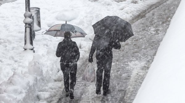 Vremea face ravagii şi în Republica Moldova! Atenționare de călătorie din cauza ninsorilor abundente