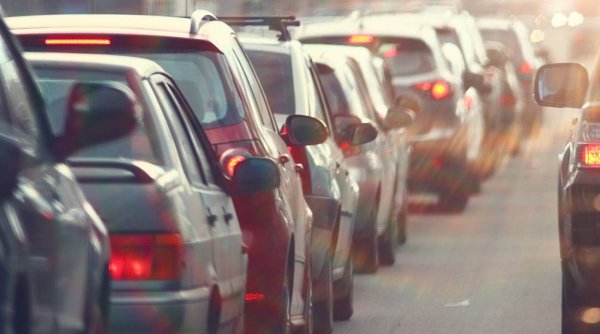 Schimbarea benzii de circulație înainte de intersecție. Regula pe care trebuie să o cunoască toți șoferii | Codul Rutier 2024