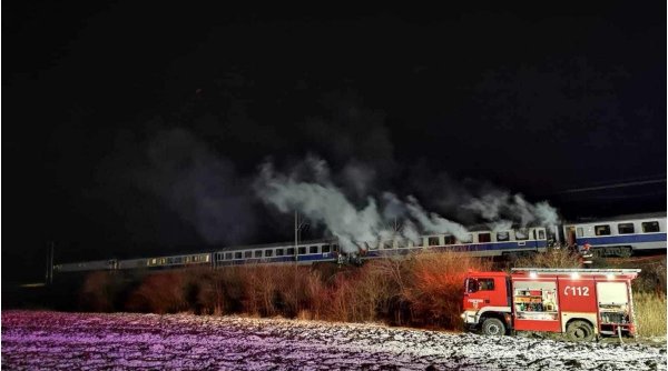 Un vagon al trenului IR 1830 Galați – Cluj Napoca a luat foc. Traficul feroviar este oprit 