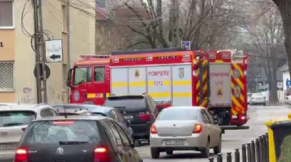 Evacuare de urgență dintr-un cămin studenţesc din Timișoara, din cauza unor mari degajări de fum
