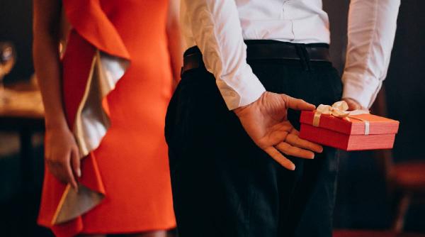 cadouri nepotrivite ziua indragostitilor 2024