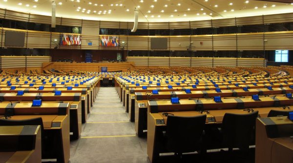 Dezbaterile săptămânii în Parlamentul European: Un nou sprijin pentru Ucraina | Proiectul de lege privind reducerea utilizării pesticidelor, retras