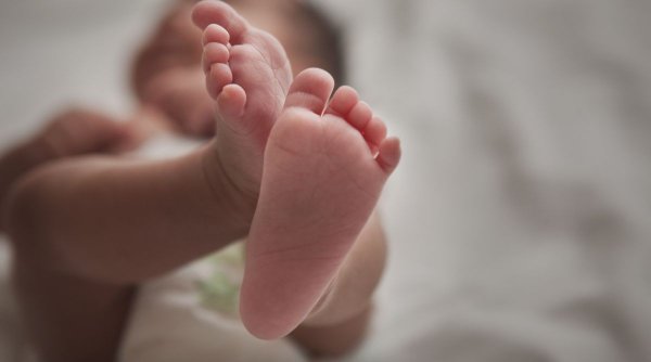 Medicul ginecolog de la Maternitatea Polizu, care ar fi lăsat bebeluși născuți prematur să moară, a fost pus sub acuzare