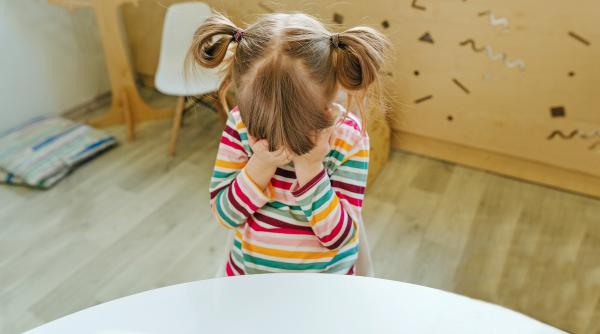 ingrijitoare gradinita popesti leordeni filmata violenta copii