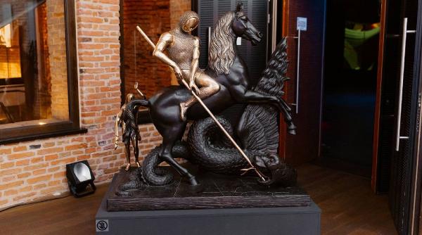 descopera laturi nebanuite ale artei emblematicului salvador dali la arcub