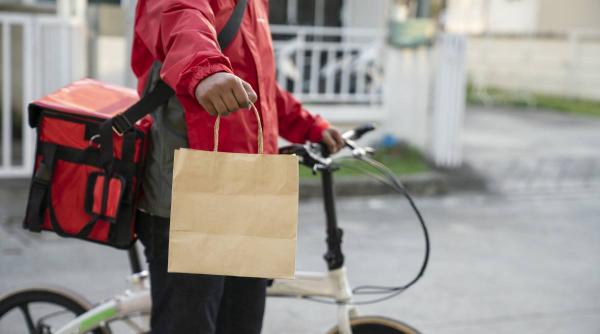 salariu castigat livrator mancare bucuresti