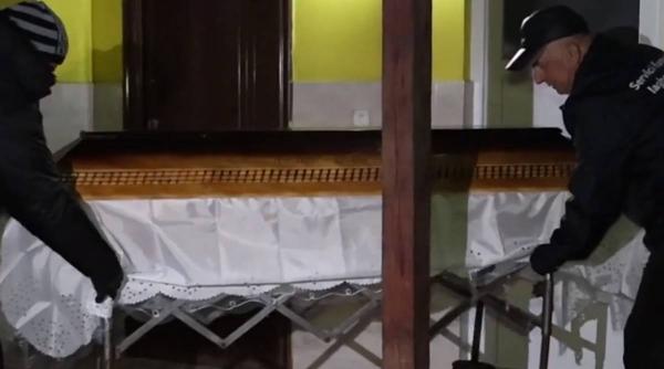 scandal mort sicriu usa primarie tinca bihor