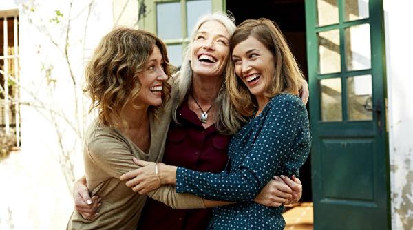 prima sute de lei 8 martie romance