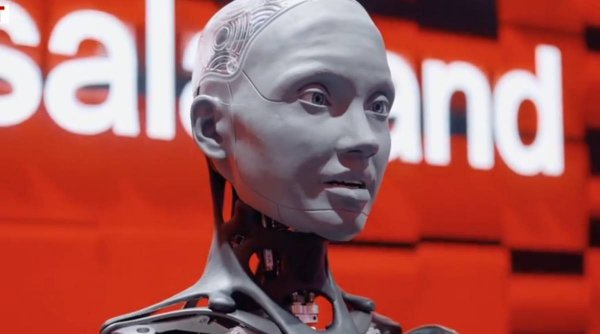 Ameca, cel mai inteligent robot umanoid. Previziuni despre 2024, la târgul IT din Barcelona: 