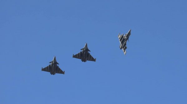 Aeronave ale Forțelor Aeriene şi Spaţiale Franceze, în misiune în Baza 86 Aeriană Borcea