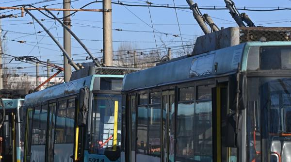 troleibuz luat foc capat linie bucuresti