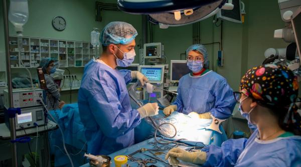 premiera romania operatie creier pleoapa medici spitalul militar bucuresti