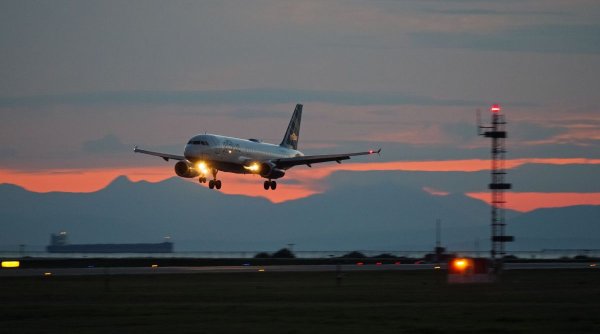 Pilotul unui Airbus A320 a adormit la manșă după ce comandantul s-a dus la culcare. Zborul a deviat de la traseu și a avut un deznodământ incredibil