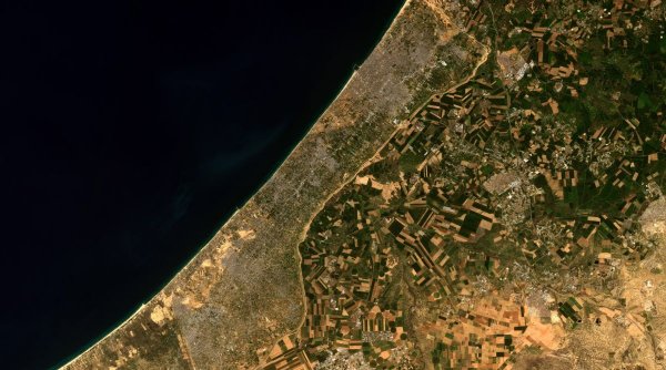 Armata israeliană a construit un drum care împarte Fâşia Gaza în două, pentru a 
