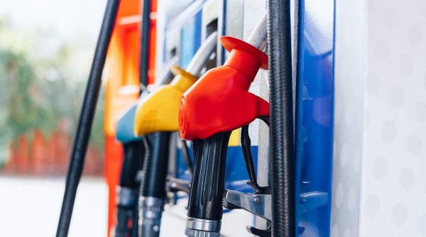 Prețul carburanților s-a majorat în ultimele 30 de zile. Câţi bani dau acum şoferii români pe un plin de benzină sau de motorină