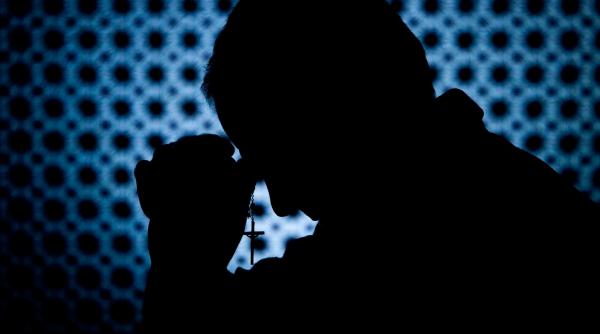 preoti jefuiti banda escroci franta individ inchisoare ancheta politie arestari