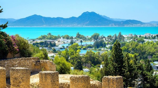 Tunisia, una dintre destinaţiile preferate de vacanţă ale românilor