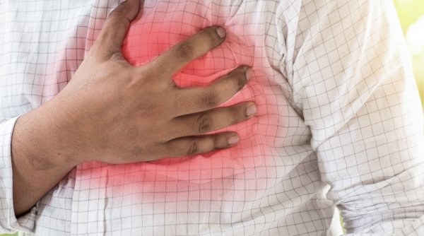 Infarctul miocardic, o nouă ameninţare la sănătatea tinerilor | Simptomele la care să fim atenţi. Avertismentul medicilor