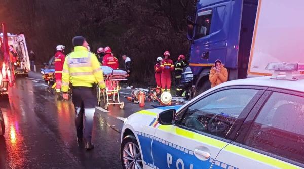 accident padurea bogatii brasov tir automobil