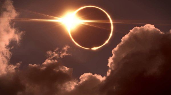 eclipsa totala soare aprilie 2024