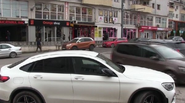Un nou fenomen în România: Oamenii sună la 112 și raportează furtul mașinii, după ce constată că nu-și mai amintesc unde au parcat