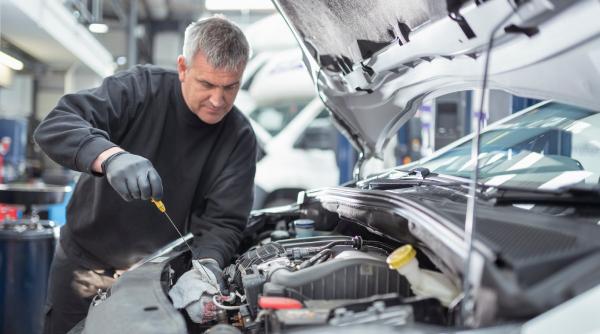 brand cunoscut bmw rechemare masini service defectiuni incendiu bord