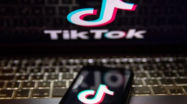 provocare violenta virala tiktok tinere lovite pumn avertisment psihologi
