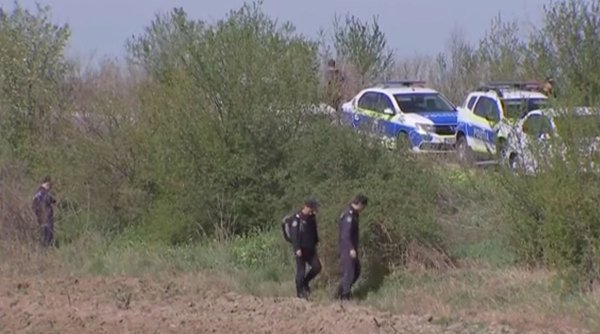 Misterul cadavrului găsit pe un câmp, în apropiere de A1. Femeia găsită moartă ar putea fi din Bucureşti