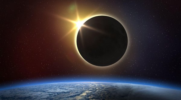 Eclipsa totală de Soare, astăzi, 8 aprilie 2024, transmisă LIVE de NASA. Momentul fenomenului spectaculos surprins pe cer