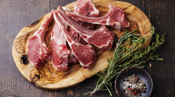 Scumpiri majore la carne | România, în topul țărilor cu cele mai creșteri de preț