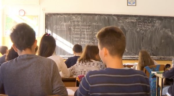 Şantaj la clasa a VII-a! Un elev şi-a ameninţat profesoara că se va răzbuna pe fiica ei dacă nu îi dă o notă mai mare | Reacția ISJ Brașov