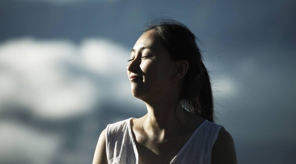 Secretele japonezilor pentru a se trezi dimineața fericiți și odihniți. Alimentele pe care le mănâncă înainte de culcare