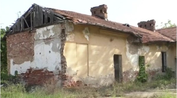 România are tot mai puține unități militare pentru pregătirea rezerviștilor | Clădirile abandonate devin adăpost pentru animale 