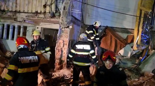 Acumularea de gaze, posibila cauză a exploziei unui bloc din Craiova în urma căreia o femeie a murit