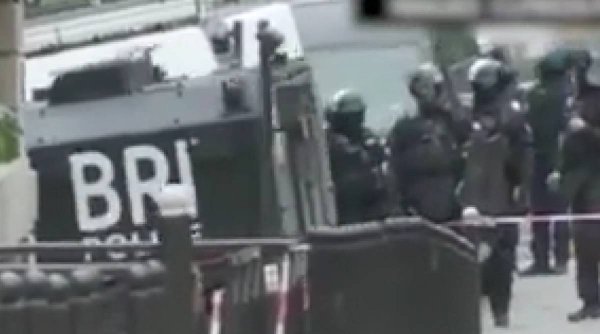 Alertă la Paris! Un bărbat a amenințat că aruncă în aer Consulatul Iranului